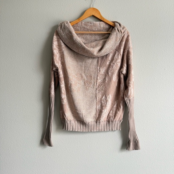 Free People Off The Shoulder Botanical Sweater Size Small - Picture 3 of 7